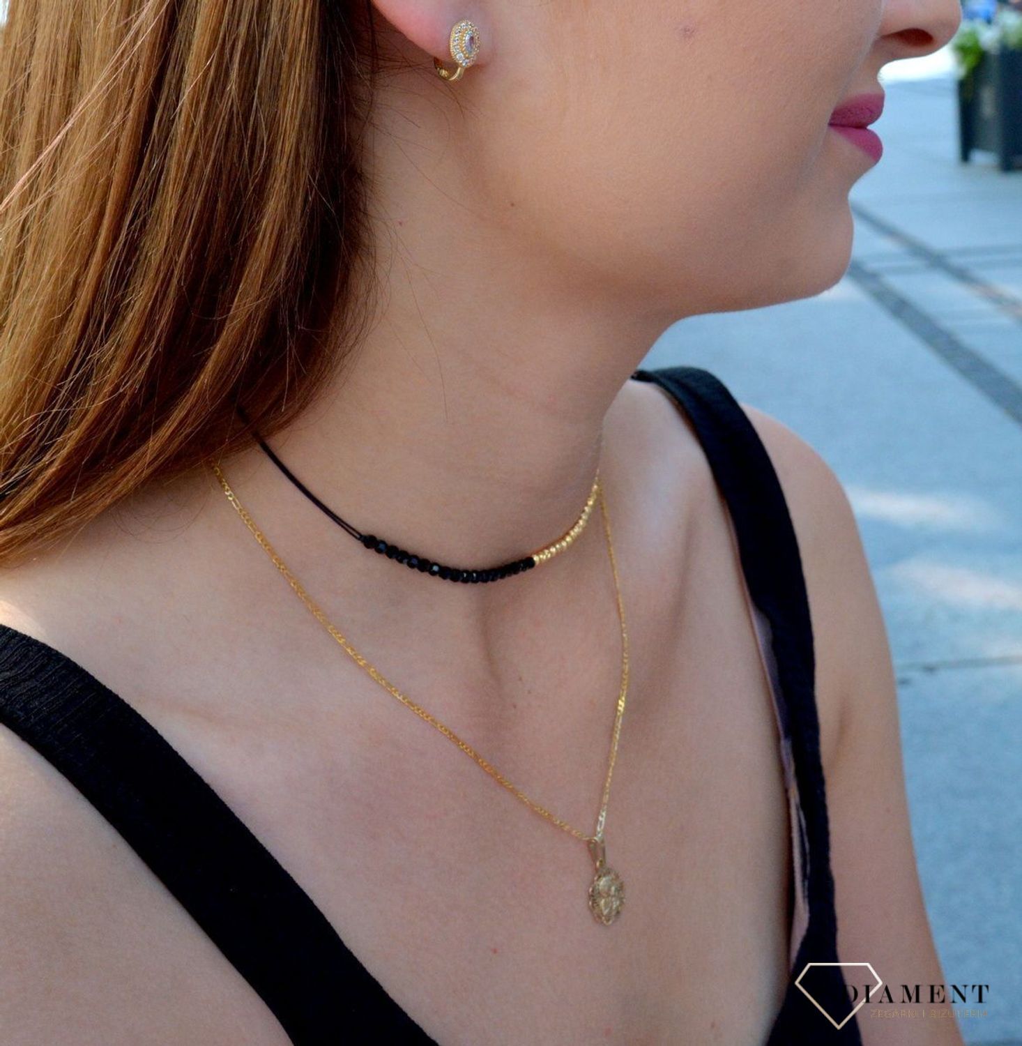 Złote kolczyki 'Owalne klasyki' próby 333 KL 2643 333. Eleganckie złote kolczyki  wiszące ozdobione cyrkoniami. Piękne i kobiece kolczyki idealnie ozdobią każdą stylizację. Na prezent.jpg